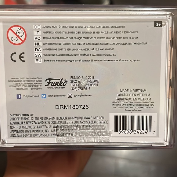 Mint condition Toy Tokyo exclusive metallic ship in a clear case protector - Picture 5 of 6